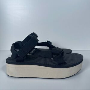 Teva Women’s 7 Black Cream Strappy Flatform Universal Platform Comfort Sandals‎